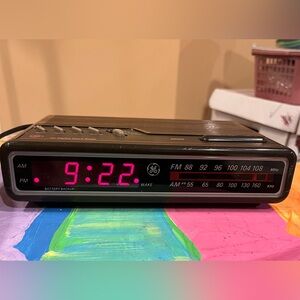 GE AM/FM Digital Clock Radio/ alarm clock